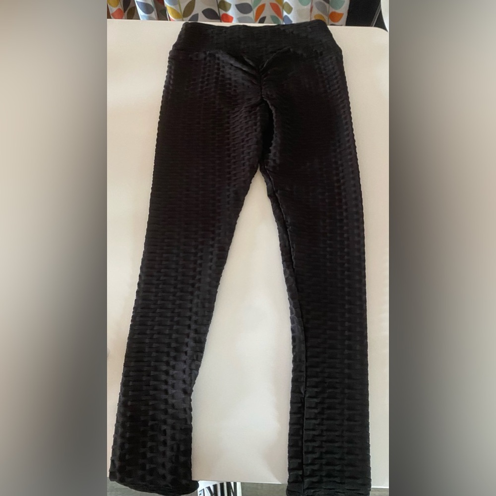 Size L/XL black TikTok leggings